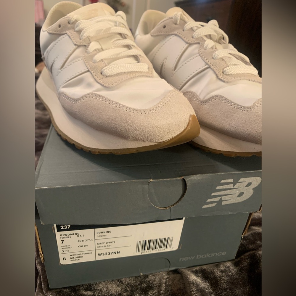 New Balance 237